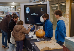 De la Terre aux Étoiles