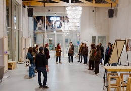 Visite du plateau, du décor, de la salle avec un·e technicien·ne