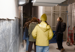 Visite du plateau, du décor, de la salle avec un·e technicien·ne