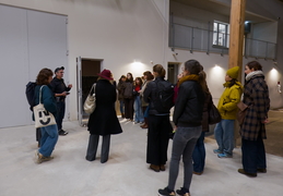 Visite du plateau, du décor, de la salle avec un·e technicien·ne